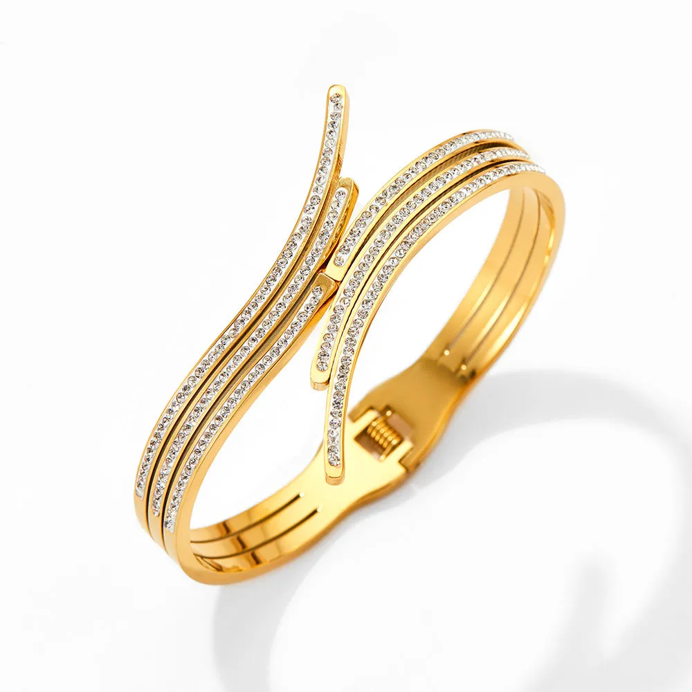 18K gold trendy and creative irregular-shaped diamond design bracelet