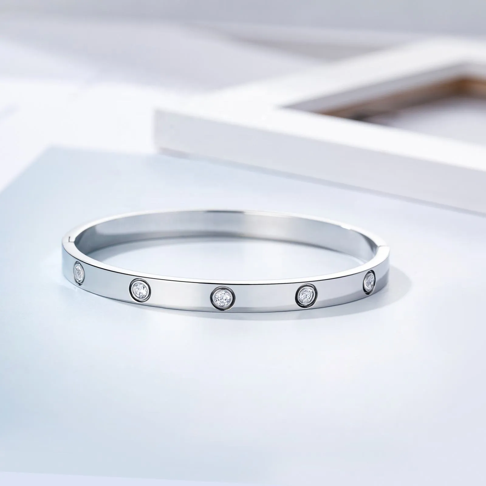 Sparkling Zirconia Bangle