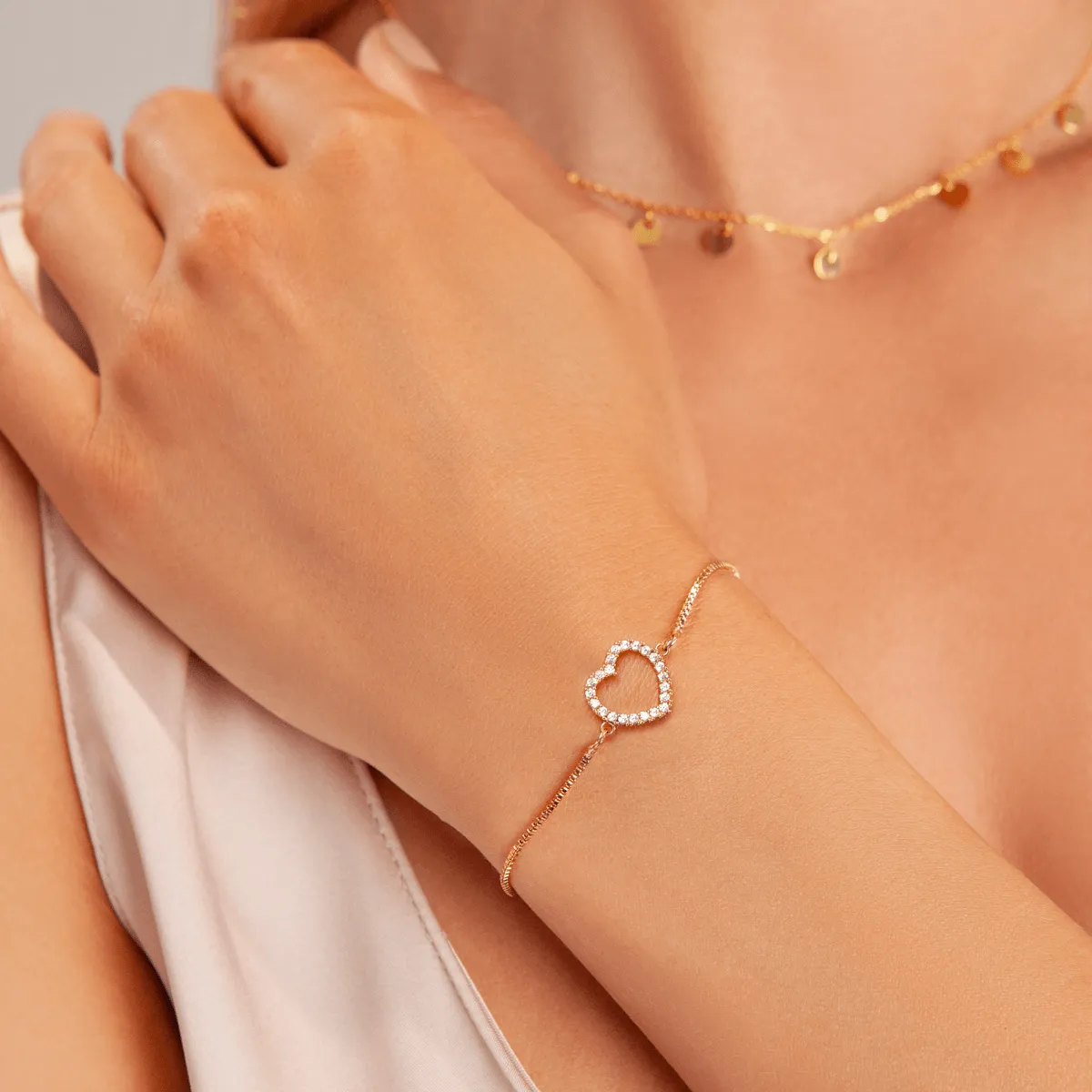 Vivienne Heart Drawstring Bracelet In Gold-Tone